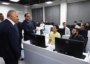 رئيس الوزراء: الدولة حريصة على تأهيل الطالب المصري على نحو علمي وفق متطلبات سوق العمل 2