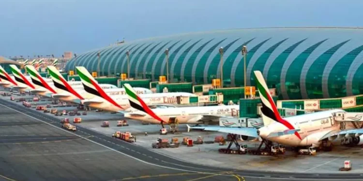 مطار دبي الدولي يعود للعمل بشكل طبيعي بعد إلغاء الرحلات 1