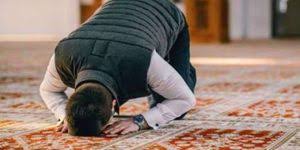 هل الصلاة على النبي أثناء أداء الصلاة تؤثر على صحتها؟ 3