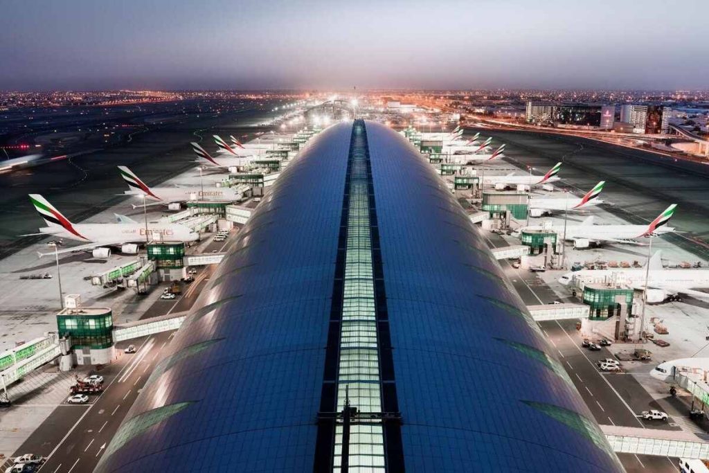 مطار دبي الدولي يعود للعمل بشكل طبيعي بعد إلغاء الرحلات 3