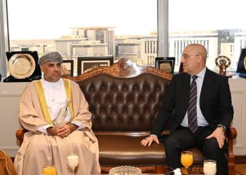 وزير الإسكان يلتقي نظيره العماني لبحث سبل تعزيز التعاون المشترك بين البلدين 2